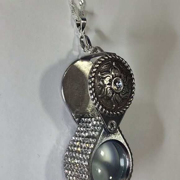 Magnifying Glass Rhinestone Oxidized Silver Jeweler's Loupe Pendant Necklace 20x - Picture 4 of 12